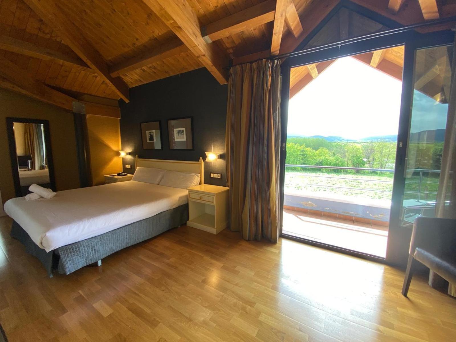 Roomrural Hotel Iru-Bide Лумбьер Экстерьер фото