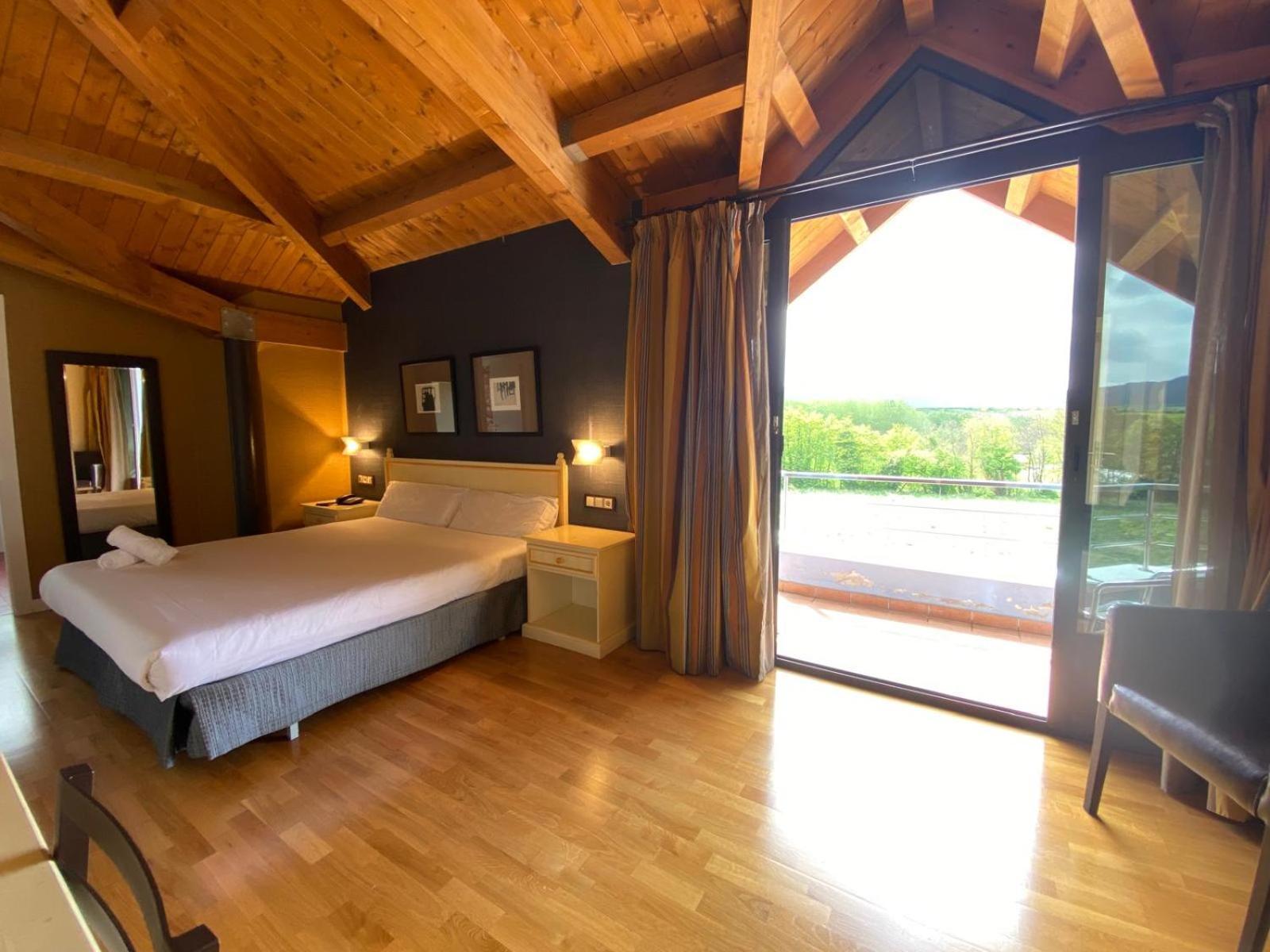 Roomrural Hotel Iru-Bide Лумбьер Экстерьер фото